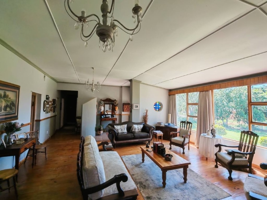 5 Bedroom Property for Sale in Steytlerville Eastern Cape